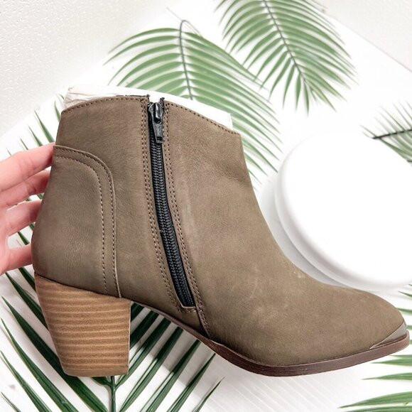 Diba Women's Taupe Sequoia Suede Leather Block Heel Ankle Booties Size 8.5 NWOB - Picture 8 of 11